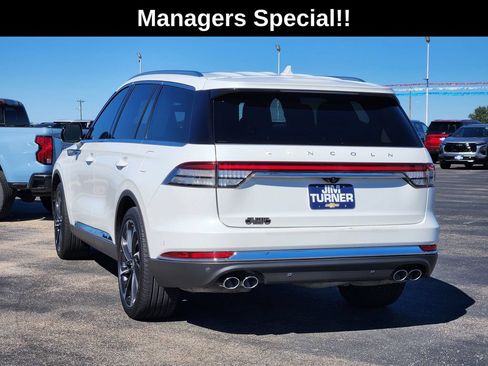 Used 2023 Lincoln Aviator Reserve w/ Equipment Group 201A RWD image 8