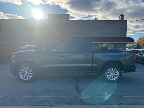 Used 2019 Chevrolet Silverado 1500 Custom w/ Custom Convenience Package image 4