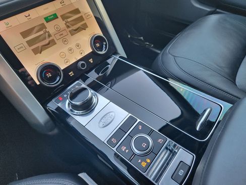 Used 2019 Land Rover Range Rover HSE image 19