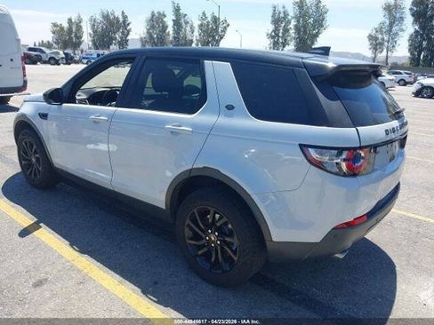 Used 2018 Land Rover Discovery Sport SE AWD/4WD image 2