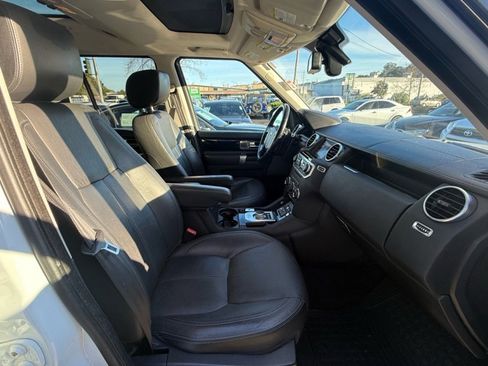 Used 2014 Land Rover LR4 HSE LUX image 16