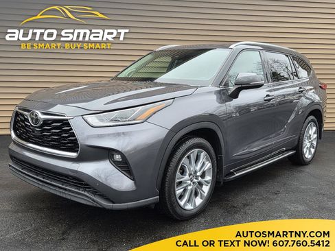 Used 2020 Toyota Highlander Limited image 1