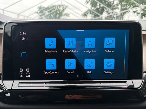 Used 2025 Volkswagen Atlas SE FWD image 38