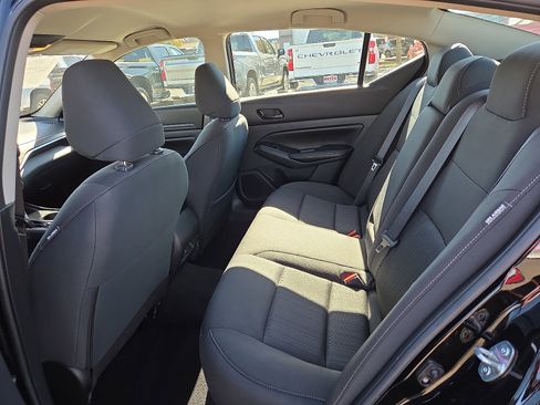 Used 2025 Nissan Altima 2.5 SV image 7