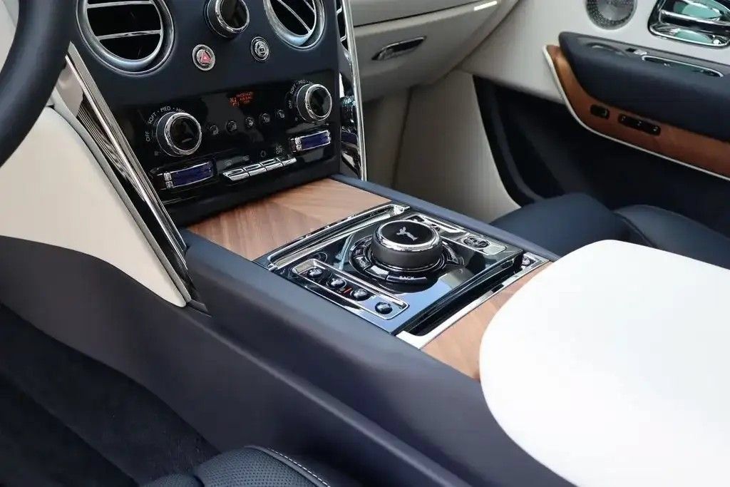 Certified 2026 Rolls-Royce Cullinan w/ Cullinan Package AWD/4WD image 24