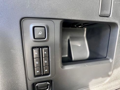 New 2025 Ford Expedition Max Platinum w/ Driver's Package image 9