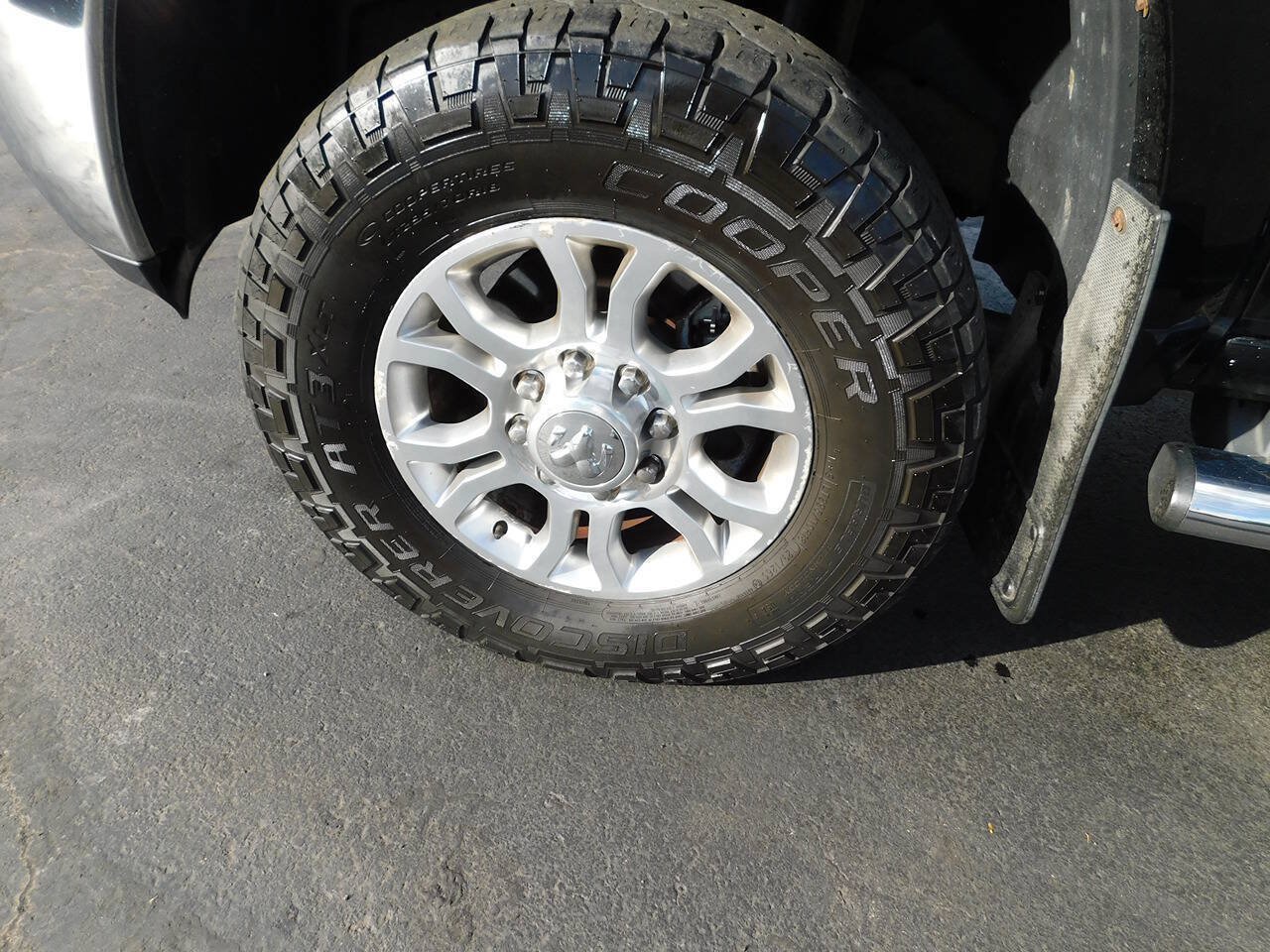Used 2013 RAM 3500 Laramie AWD/4WD image 9