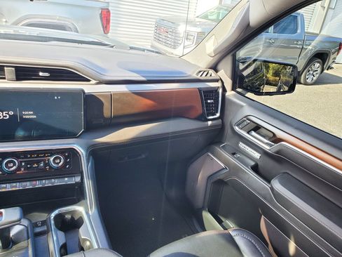 Used 2024 GMC Sierra 1500 Denali w/ Technology Package AWD/4WD image 15