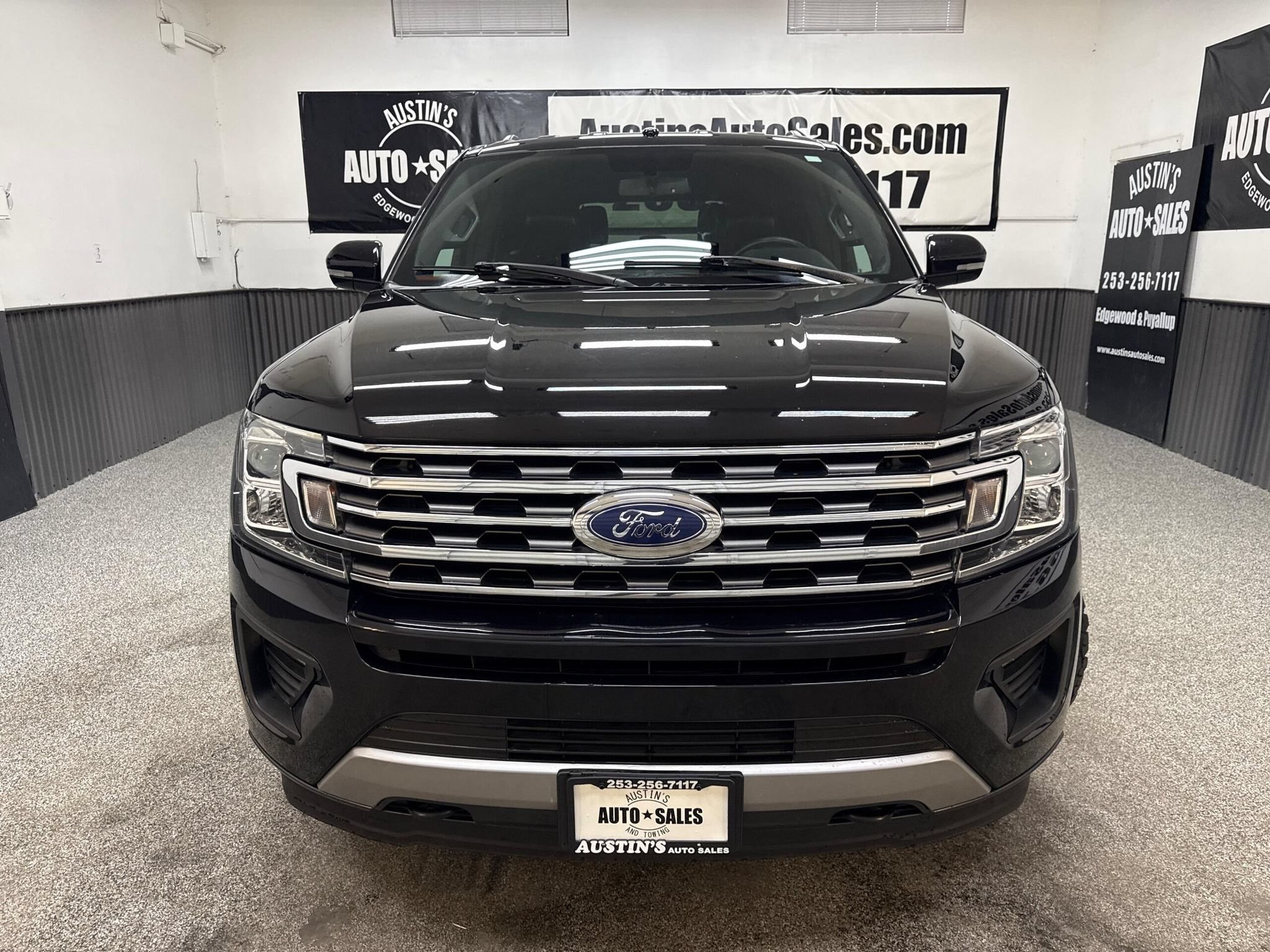 Used 2019 Ford Expedition XLT w/ Equipment Group 201A AWD/4WD image 5