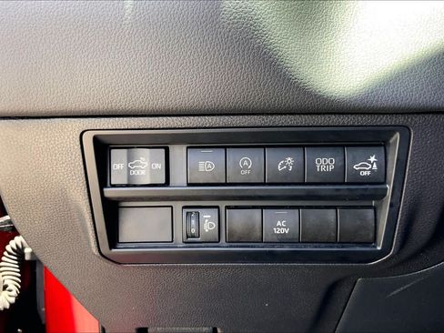 Used 2024 Toyota Tundra Limited w/ Power Package AWD/4WD image 33