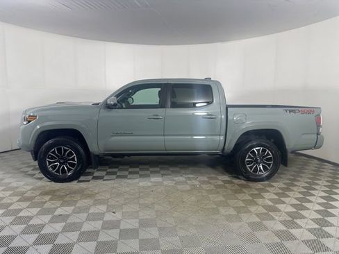 Used 2023 Toyota Tacoma TRD Sport AWD/4WD image 4