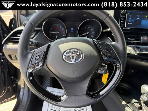 Used 2018 Toyota C-HR XLE FWD image 19