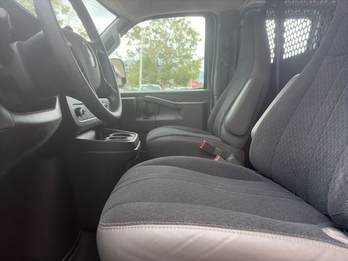 Used 2024 GMC Savana 2500 w/ Driver Convenience Package RWD image 17