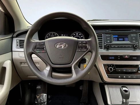 Used 2015 Hyundai Sonata SE FWD image 5