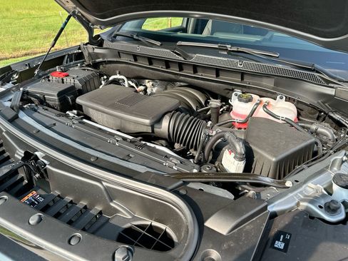 New 2025 Chevrolet Suburban Premier image 28