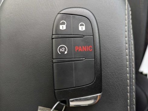 Used 2023 Jeep Renegade Latitude w/ Sun/Sound Group AWD/4WD image 30