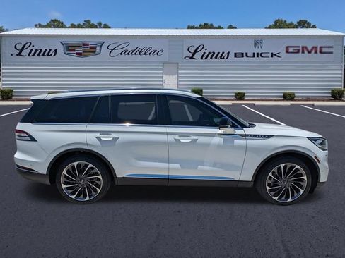 Used 2023 Lincoln Aviator Reserve w/ Equipment Group 201A RWD image 3