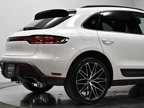 Used 2023 Porsche Macan image 11