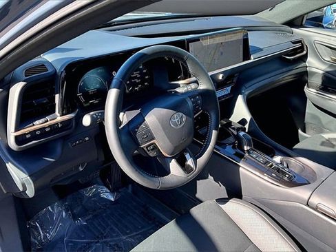 Used 2025 Toyota Crown Signia image 17