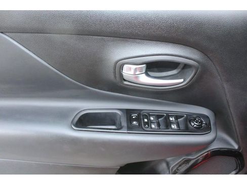 Used 2022 Jeep Renegade Altitude w/ Convenience Group image 20