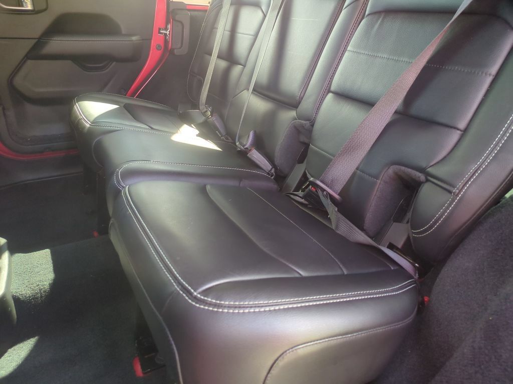 Used 2021 Jeep Wrangler Unlimited Sahara AWD/4WD image 14
