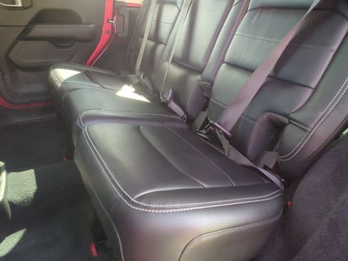 Used 2021 Jeep Wrangler Unlimited Sahara AWD/4WD image 14