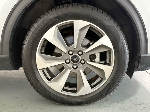 Used 2024 Ford Escape Platinum AWD/4WD image 9