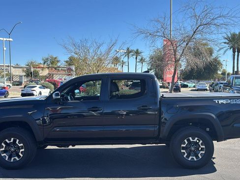 Used 2019 Toyota Tacoma TRD Off-Road image 4