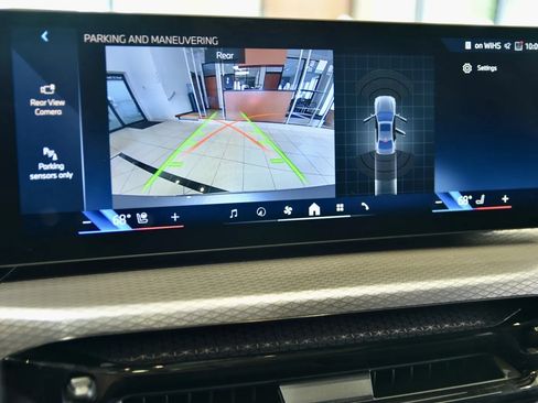 Used 2025 BMW 330i xDrive Sedan AWD/4WD image 16