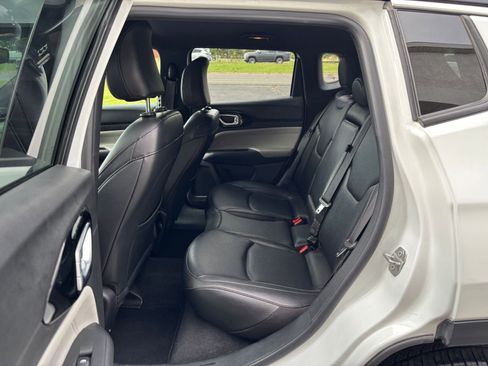 Used 2025 Jeep Compass Limited AWD/4WD image 27