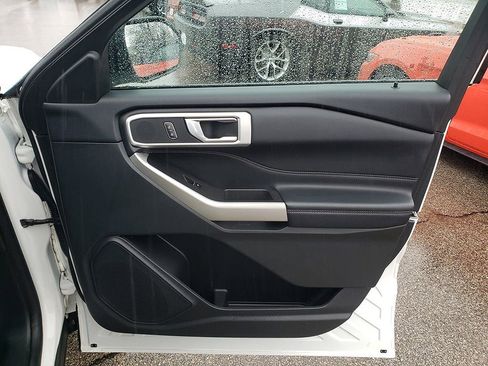 Certified 2022 Ford Explorer XLT w/ Equipment Group 202A image 20