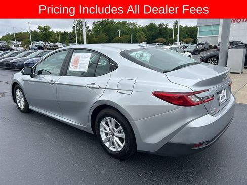 Used 2025 Toyota Camry LE FWD image 16