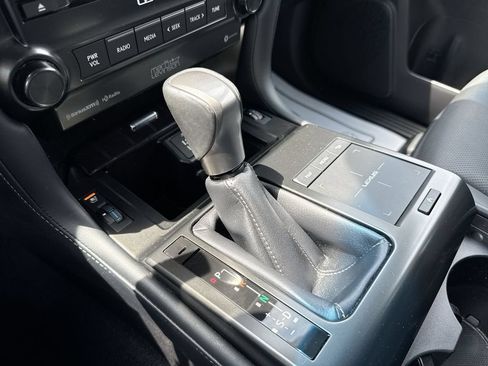 Used 2022 Lexus GX 460 Premium w/ Accessory Package AWD/4WD image 20