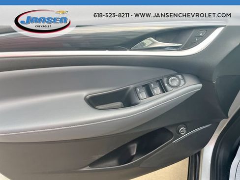 Used 2020 Buick Enclave Essence FWD image 21