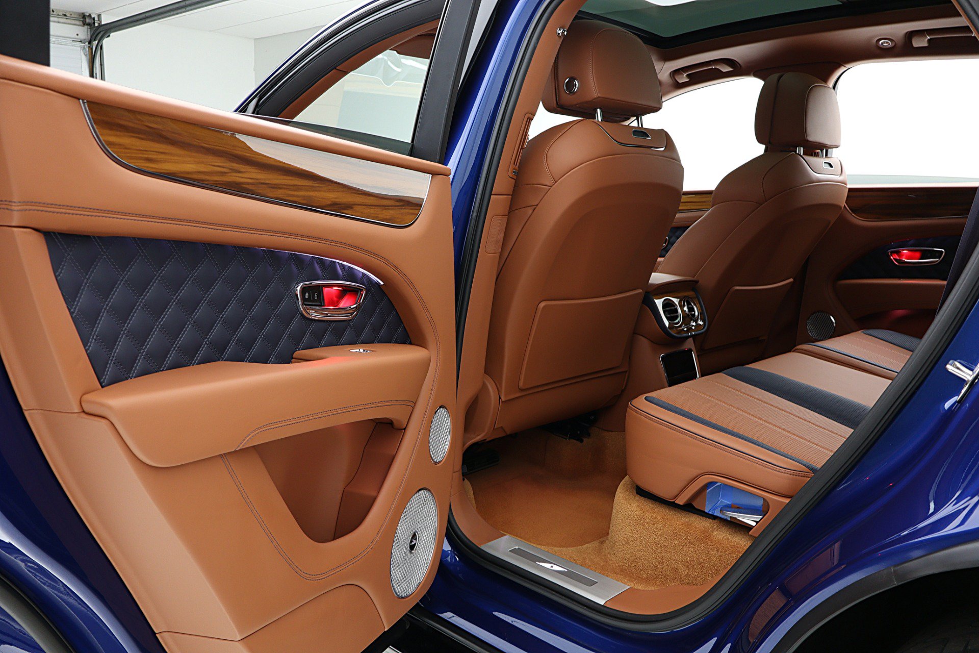 Certified 2022 Bentley Bentayga AWD/4WD image 42