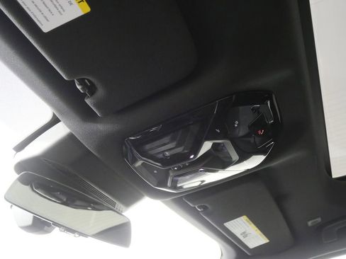 Certified 2023 BMW i7 xDrive60 image 20