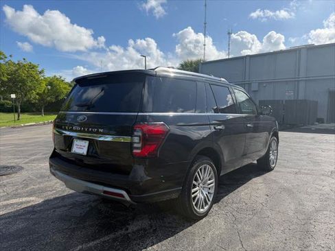Used 2024 Ford Expedition Limited AWD/4WD image 6