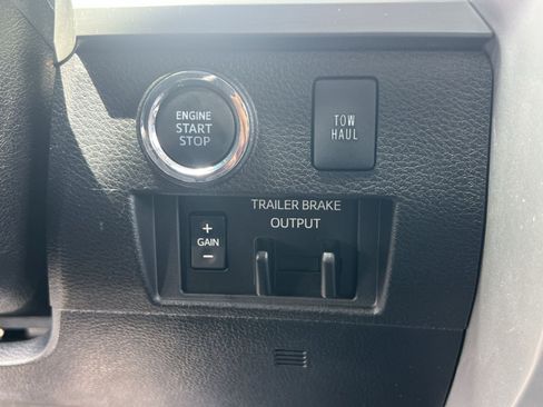 Used 2020 Toyota Tundra Platinum AWD/4WD image 34