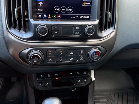Used 2022 Chevrolet Colorado Z71 w/ Trail Boss Package AWD/4WD image 15