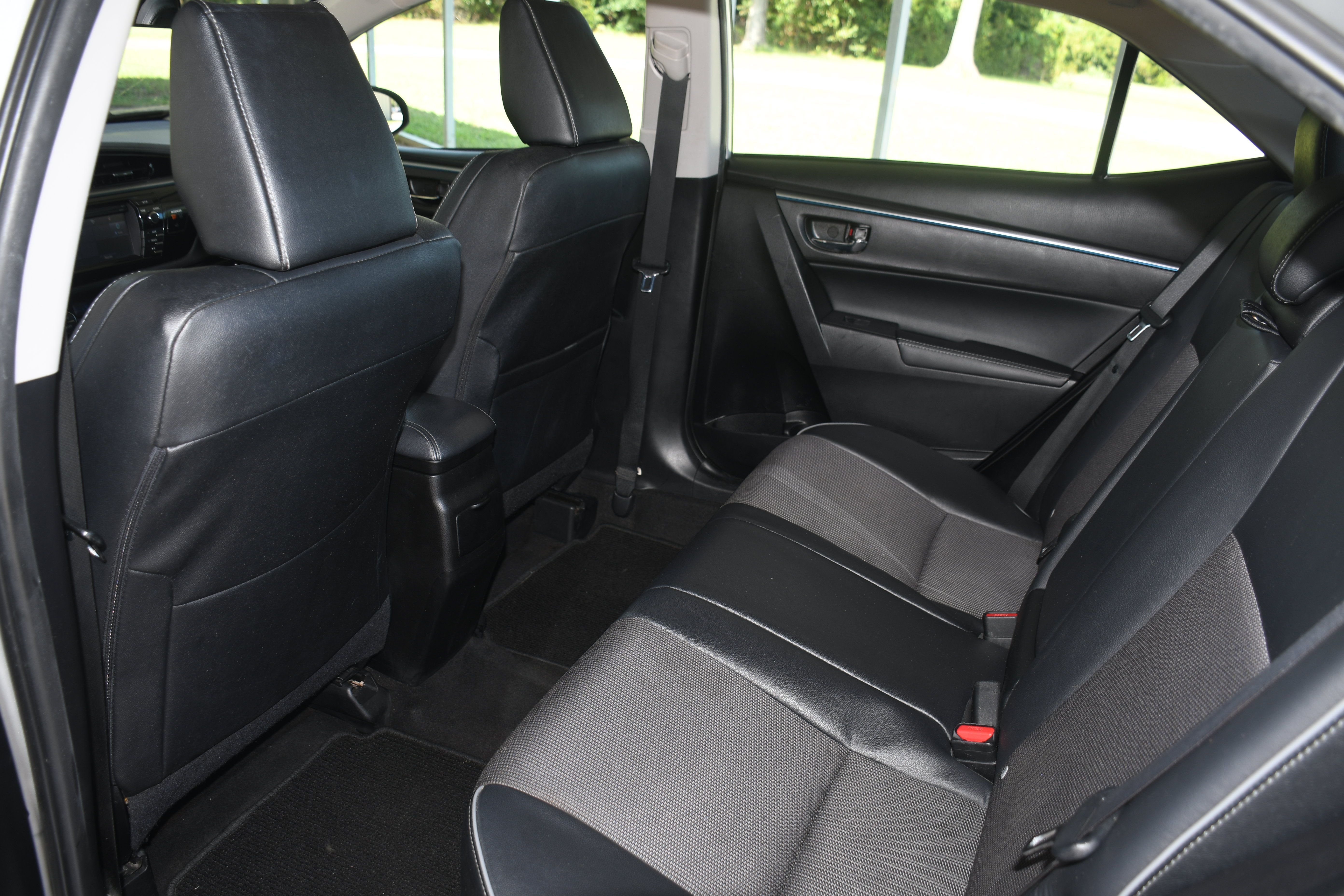 Used 2016 Toyota Corolla S FWD image 14