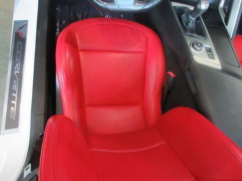 Used 2017 Chevrolet Corvette Stingray Coupe w/ Carbon Flash Badge Package image 13