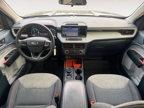 Certified 2023 Ford Maverick XLT image 10