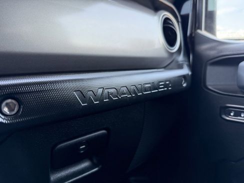 Used 2020 Jeep Wrangler Unlimited Sport S image 19