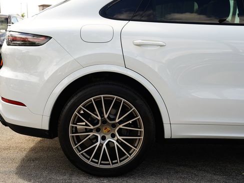 Used 2022 Porsche Cayenne S image 7