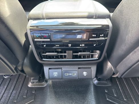 Used 2023 Acura MDX SH-AWD w/ Advance Package image 28