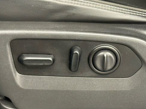 Used 2021 Chevrolet Silverado 1500 High Country w/ Technology Package image 18