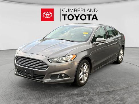 Used 2013 Ford Fusion SE FWD image 1