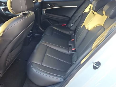 Used 2022 Genesis G70 2.0T image 13