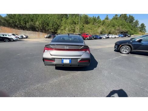 New 2025 Hyundai Elantra SEL image 7