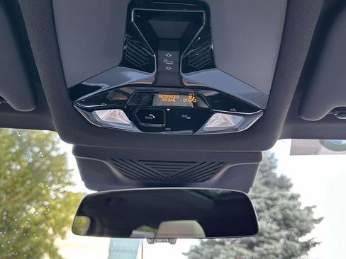 Certified 2025 BMW X2 xDrive28i w/ Technology Package image 39